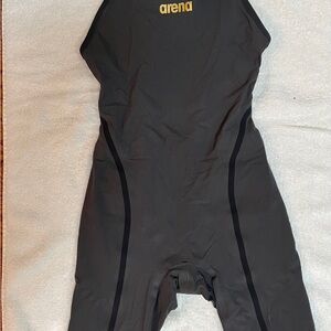 Arena powerskin carbon ultra kneeskin